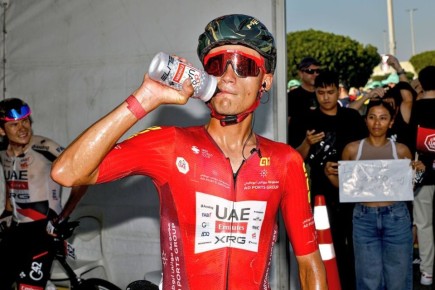 ����� ���� ���� � ����� ����� UAE Emirates �� ������� � ���������