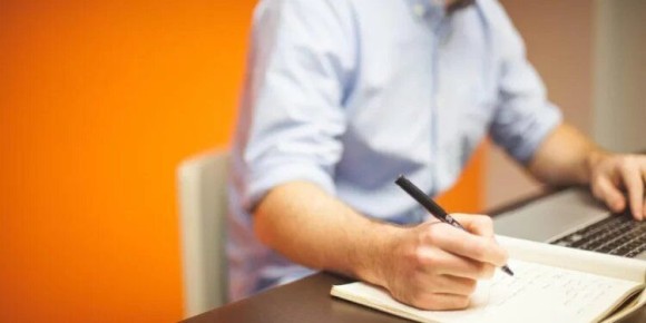 Пенсионные накопления в Казахстане: что стоит за снижением счёта