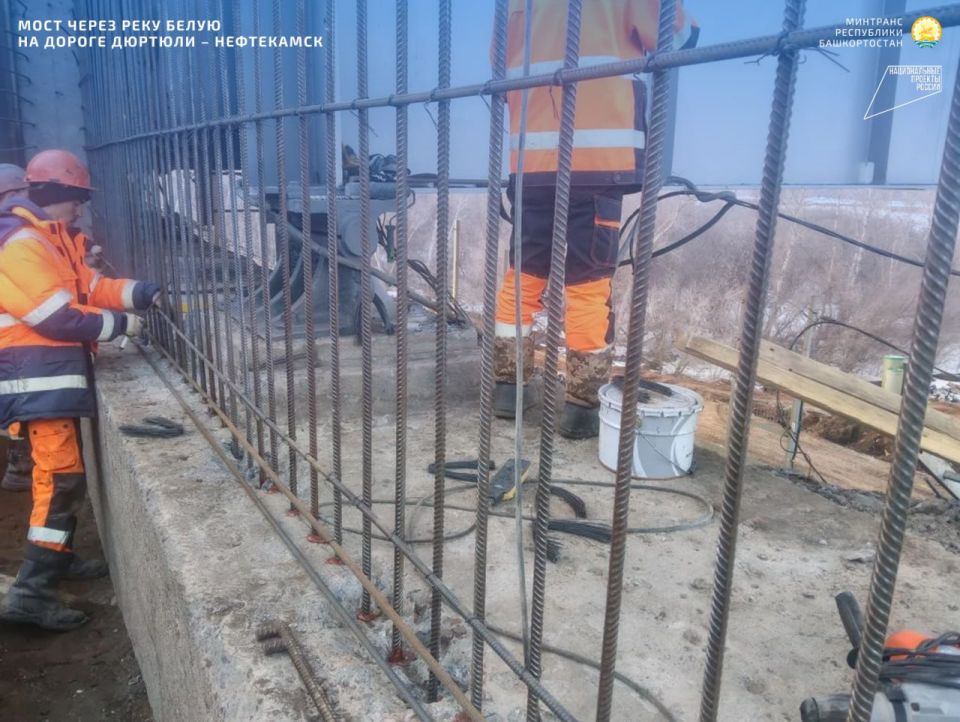 НА МОСТАХ РАБОТА УЖЕ КИПИТ