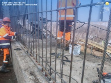 НА МОСТАХ РАБОТА УЖЕ КИПИТ