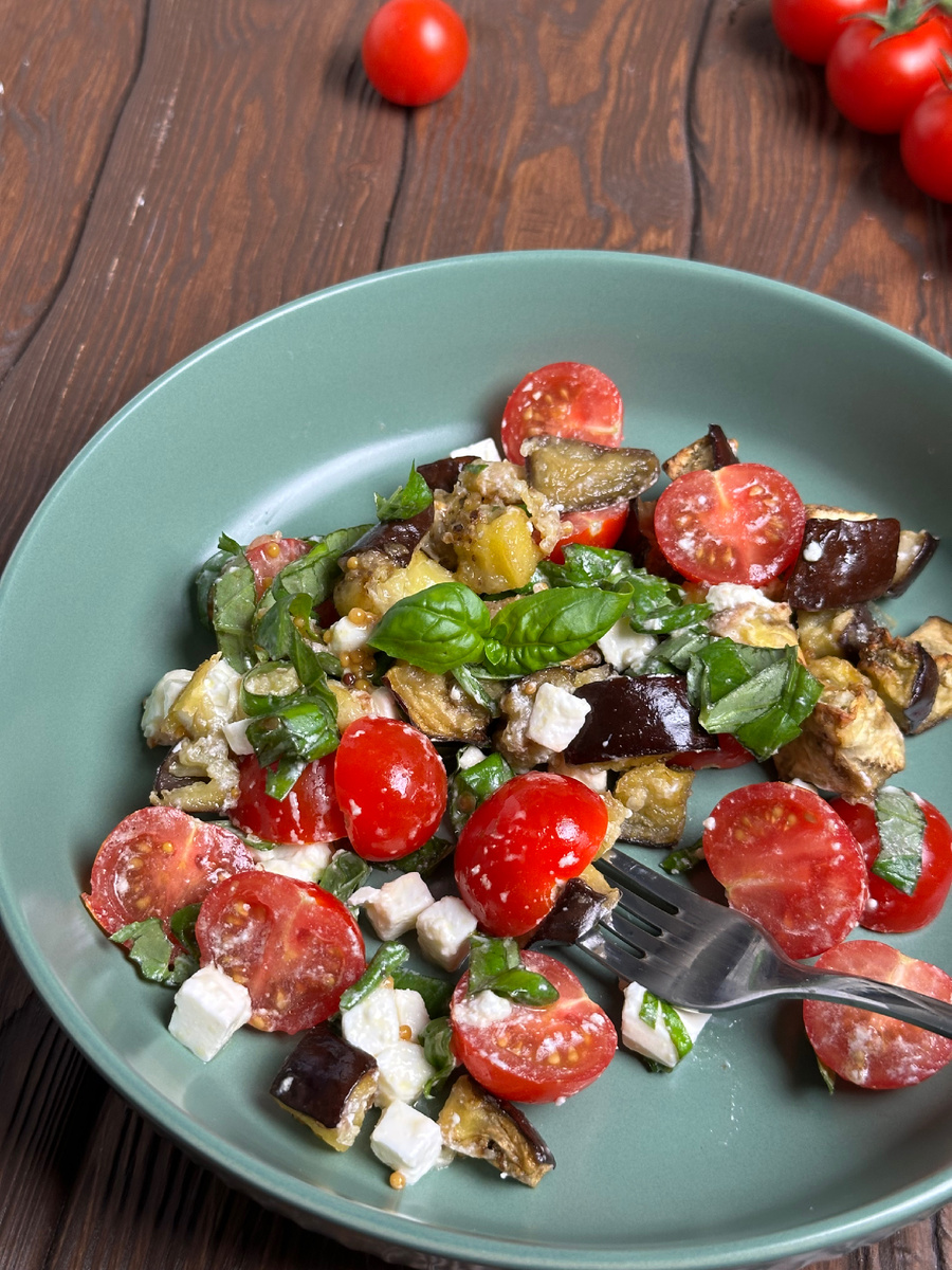 Летний хит 2025 года: освежающий салат с хрустящими баклажанами