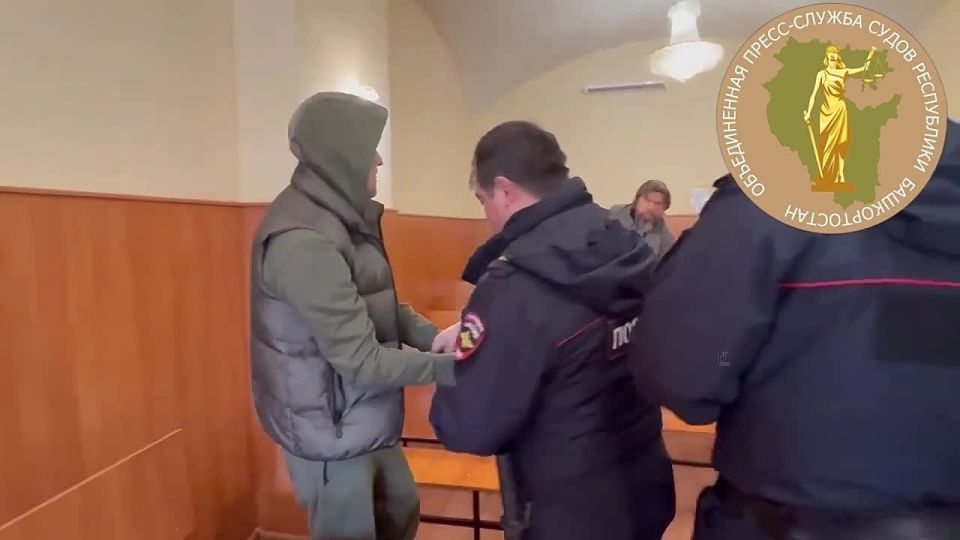 10 лет строгого режима и штраф в 45 лямов дали экс-начальнику АНТИкоррупционного отдела полиции Уфы