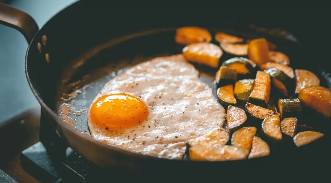 Сковороды с тефлоновым покрытием: стоит ли рисковать?