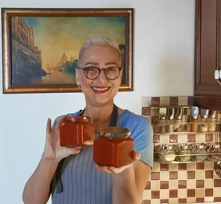 Три удивительных рецепта заготовок на зиму: кабачки, баклажаны и аджика