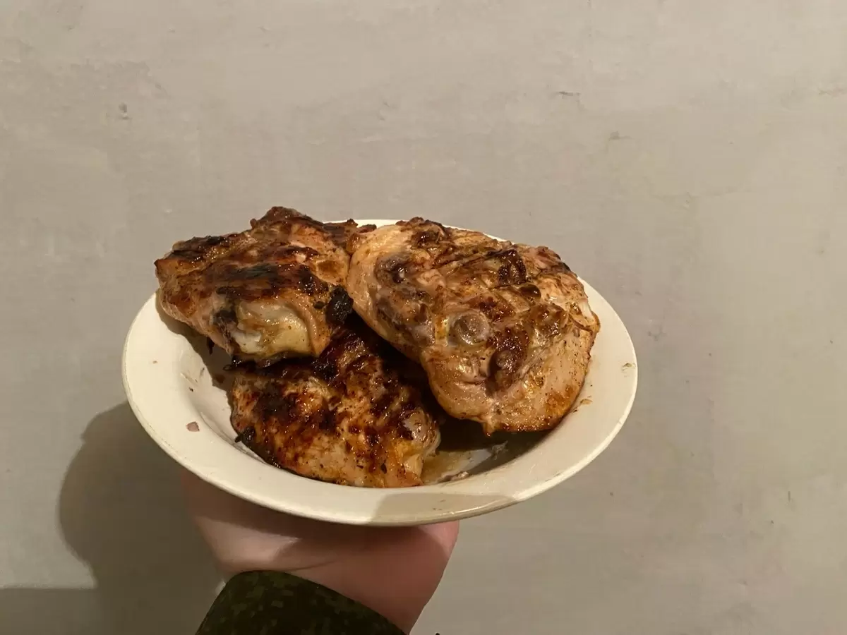 Идеальный летний шашлык: куриные бедра в маринаде