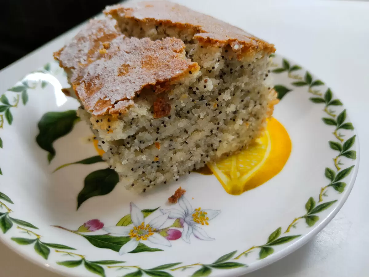 Нежность на тарелке: манник с маком покоряет сердца гурманов