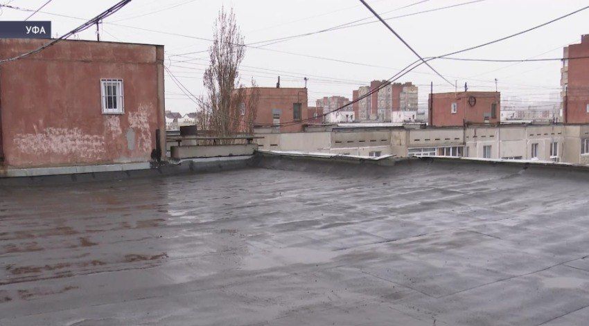 В Уфе жителям многоэтажки заменили лифты вместо протекающей кровли