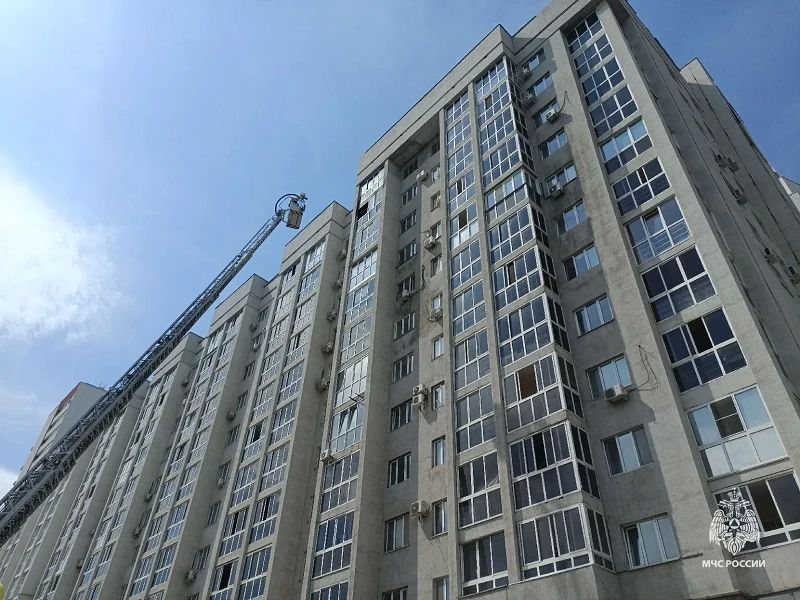 Огонь вспыхнул на балконе