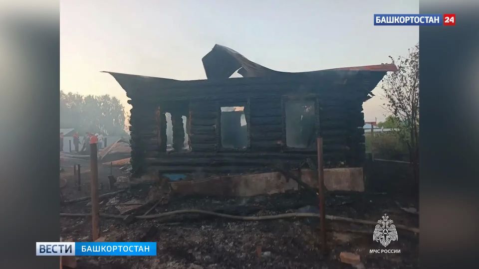 Мужчина получил серьезные ожоги во время пожара в доме, где проживала многодетная семья в Башкирии