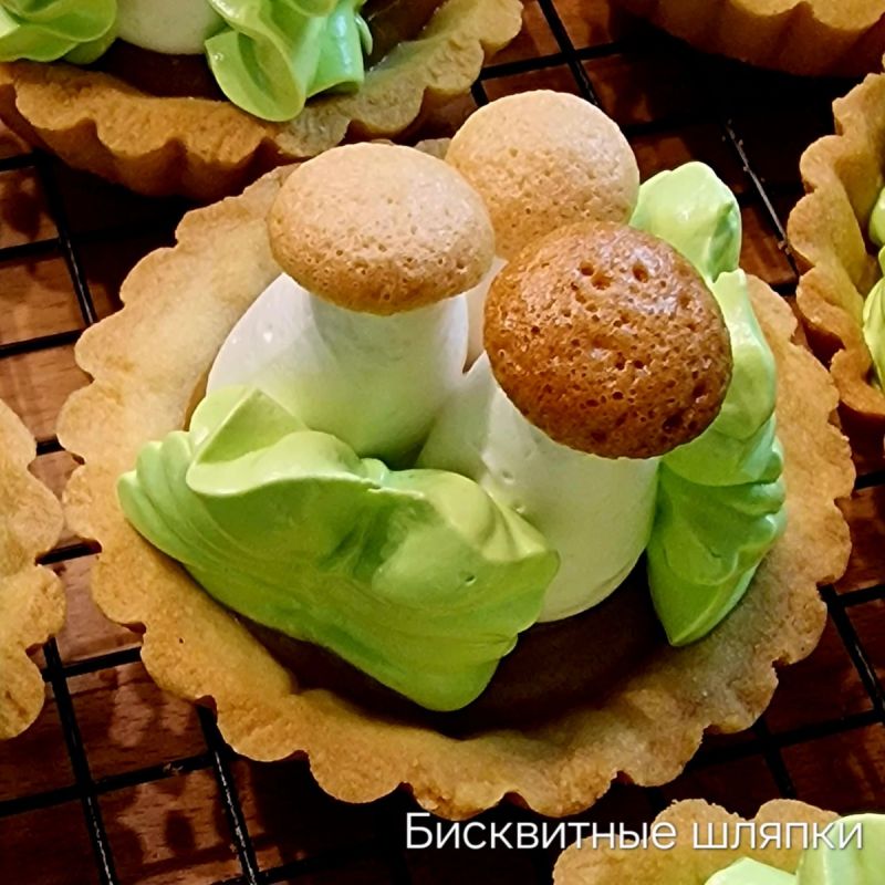 Бисквитные шляпки для грибов: вкусное угощение для детей и взрослых