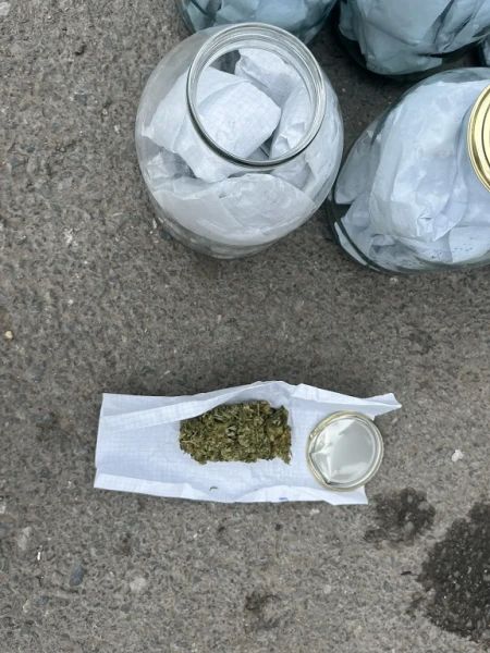 Полицейские Уфы изъяли около двух килограммов марихуаны у 36летнего горожанина Полицейские Уфы изъяли около двух килограммов марихуаны у 36летнего горожанина