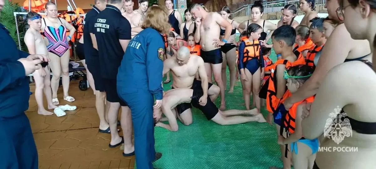Аквапарк в Уфе вновь превратился в центр обучения спасению на воде Аквапарк в Уфе вновь превратился в центр обучения спасению на воде