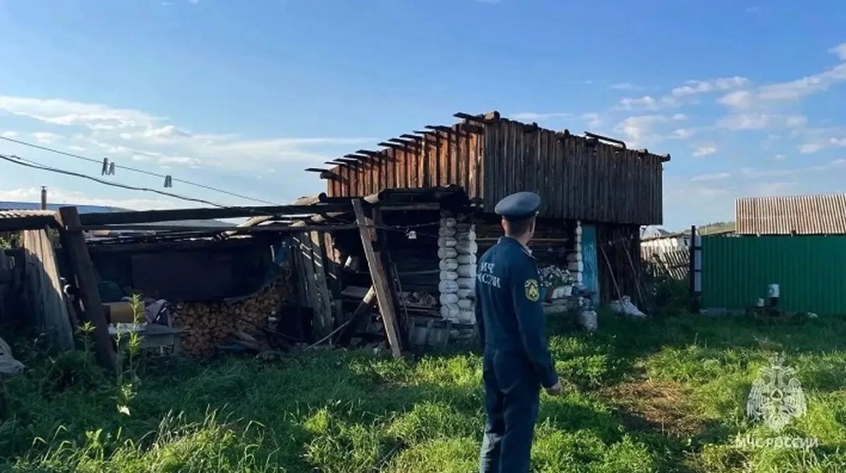 В Учалинском районе Башкирии от урагана пострадали жилые дома и постройки