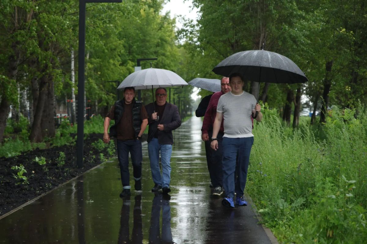 На нескольких городских территориях продолжаются работы по благоустройству На нескольких городских территориях продолжаются работы по благоустройству