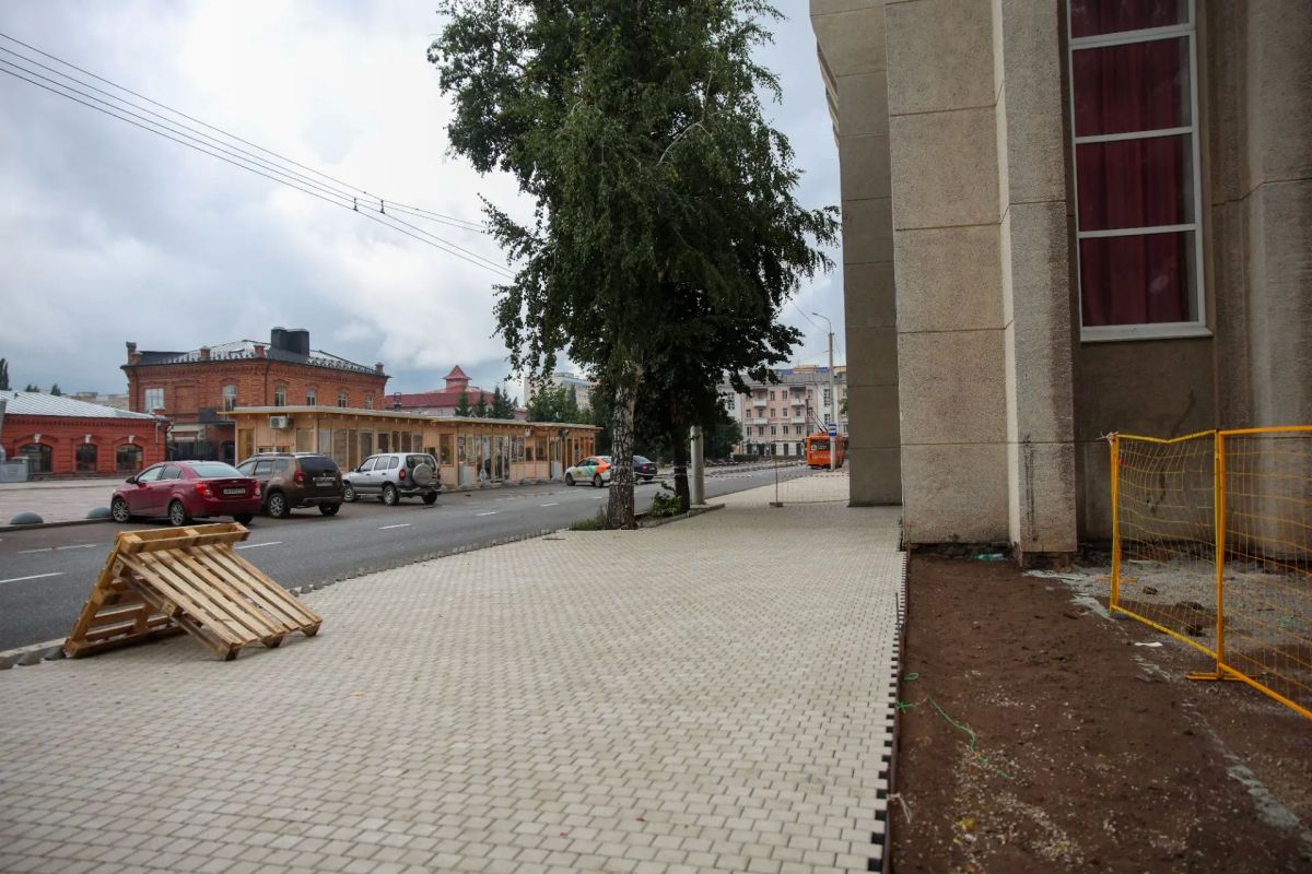На нескольких городских территориях продолжаются работы по благоустройству На нескольких городских территориях продолжаются работы по благоустройству