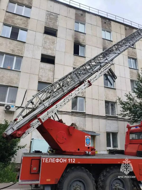 Сотрудники МЧС спасли 6 человек из пожара в многоквартирном доме по улице Судоремонтной Сотрудники МЧС спасли 6 человек из пожара в многоквартирном доме по улице Судоремонтной