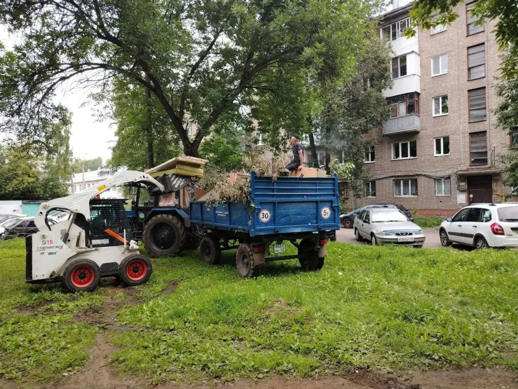 Ежедневный труд наших коммунальных и дорожных служб помогает создавать комфортную и чистую среду для жителей и гостей любимой Уфы Ежедневный труд наших коммунальных и дорожных служб помогает создавать комфортную и чистую среду для жителей и гостей любимой Уфы