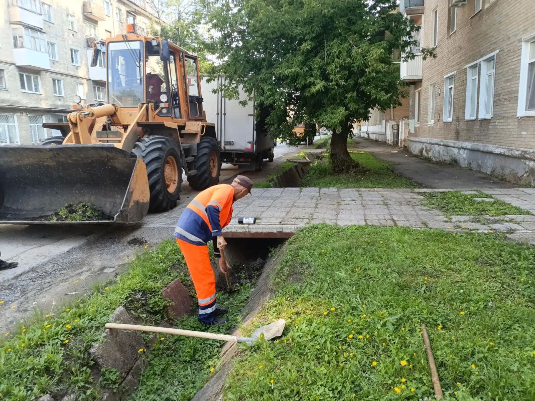 Доброе утро, #любимаяУфа ! Ещё один день начинается с привычной работы по благоустройству города Доброе утро, #любимаяУфа ! Ещё один день начинается с привычной работы по благоустройству города