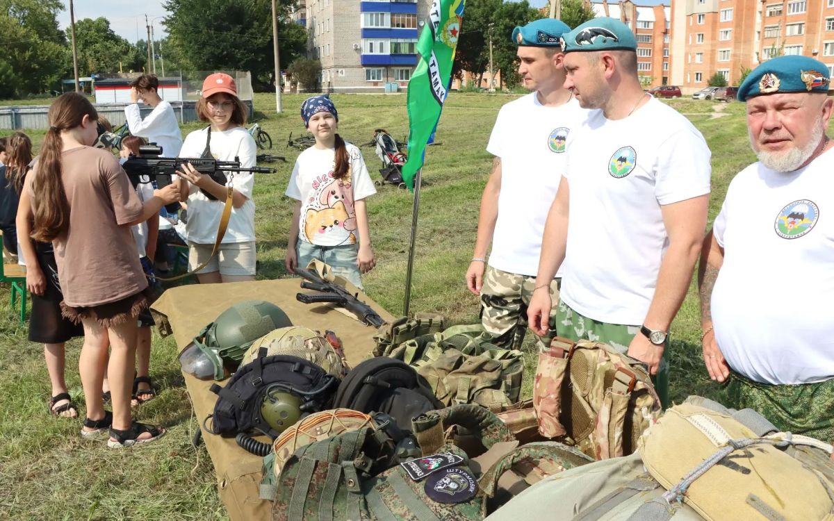 В микрорайоне Шахтау прошёл дворовый фестиваль В микрорайоне Шахтау прошёл дворовый фестиваль