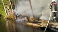 Спасатели на катере ликвидировали пожар на турстоянке у Павловского водохранилища в Башкортостане