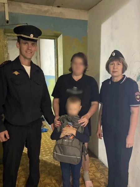 Полицейские Нефтекамска помогли детям из трудных семей подготовиться к школе Полицейские Нефтекамска помогли детям из трудных семей подготовиться к школе
