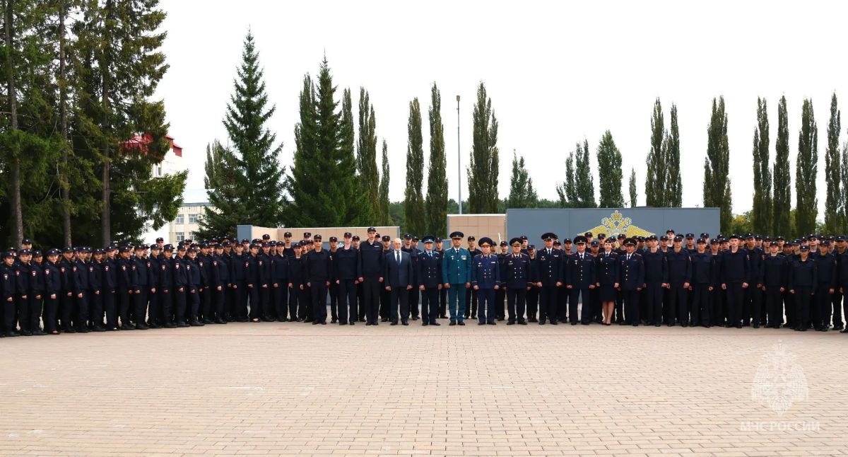 Временно исполняющий обязанности заместителя начальника Главного управления МЧС России по Республике Башкортостан подполковник внутренней службы Ленар Вахитов принял участие в торжественном мероприятии, посвященном Дню знаний Временно исполняющий обязанности заместителя начальника Главного управления МЧС России по Республике Башкортостан подполковник внутренней службы Ленар Вахитов принял участие в торжественном мероприятии, посвященном Дню знаний