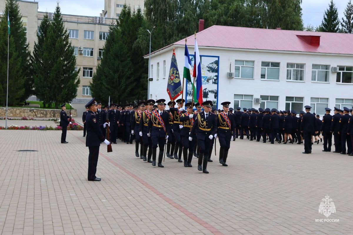 Временно исполняющий обязанности заместителя начальника Главного управления МЧС России по Республике Башкортостан подполковник внутренней службы Ленар Вахитов принял участие в торжественном мероприятии, посвященном Дню знаний Временно исполняющий обязанности заместителя начальника Главного управления МЧС России по Республике Башкортостан подполковник внутренней службы Ленар Вахитов принял участие в торжественном мероприятии, посвященном Дню знаний
