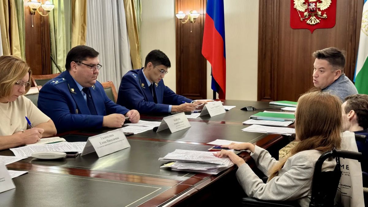 Прокуроры провели личный прием граждан по вопросам лекарственного обеспечения Прокуроры провели личный прием граждан по вопросам лекарственного обеспечения