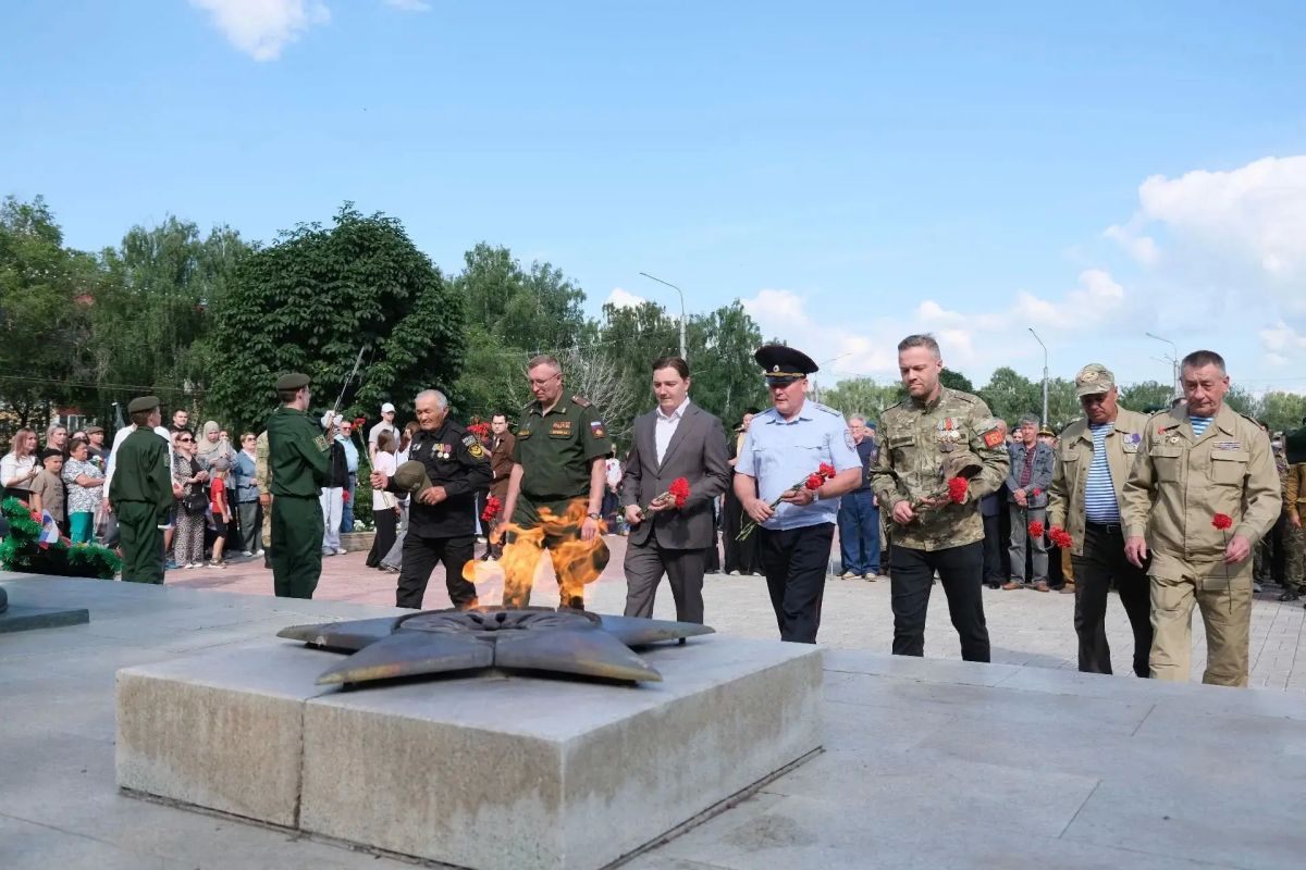 Поздравление главы администрации Эмиля Шаймарданова с юбилеем города Поздравление главы администрации Эмиля Шаймарданова с юбилеем города