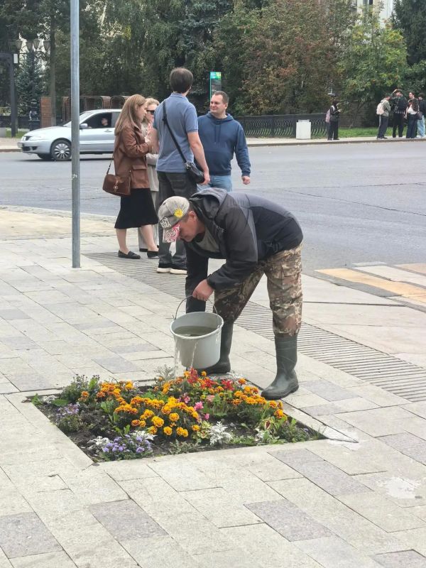 Приятна мне твоя прощальная краса - Люблю я пышное природы увяданье Приятна мне твоя прощальная краса - Люблю я пышное природы увяданье