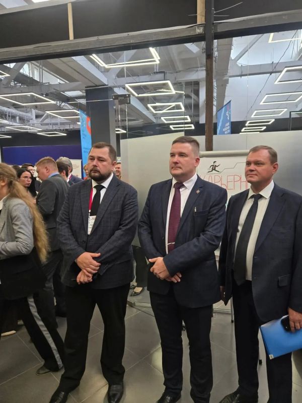 Заместитель министра промышленности, энергетики и инноваций Республики Башкортостан Эдуард Мустафин работает на экономическом форуме «Развиваем Оренбуржье вместе» Заместитель министра промышленности, энергетики и инноваций Республики Башкортостан Эдуард Мустафин работает на экономическом форуме «Развиваем Оренбуржье вместе»