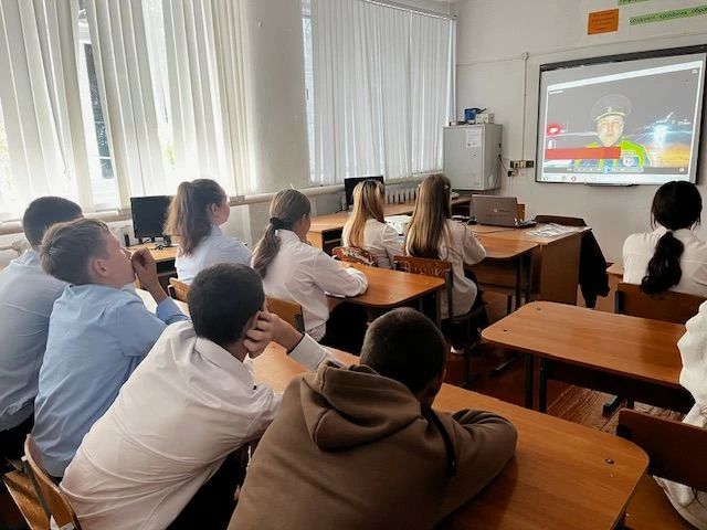 От первоклассников до выпускников: в Качмашевской средней школе прошли масштабные уроки дорожной безопасности От первоклассников до выпускников: в Качмашевской средней школе прошли масштабные уроки дорожной безопасности
