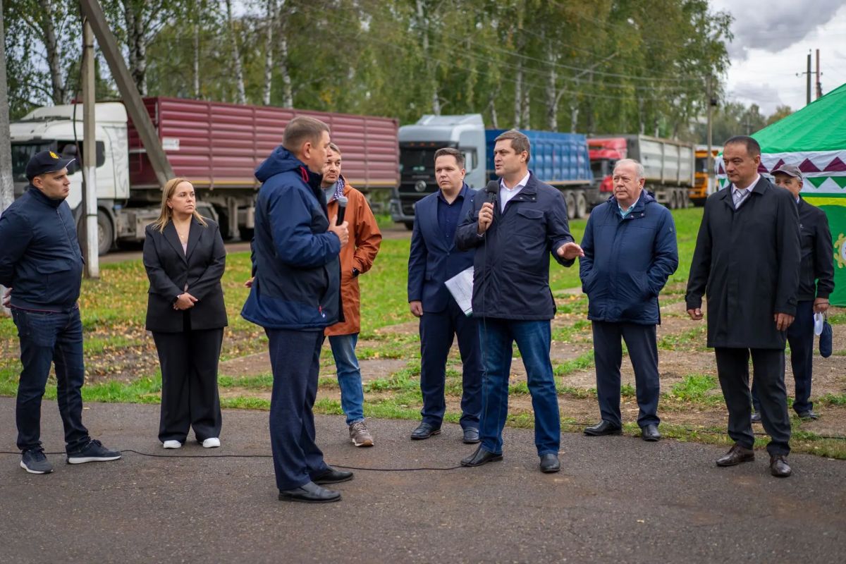 В Чишминском районе республики на базе филиала ООО МТК «Башсельхозтехника» прошел семинар по организации перевозки сельскохозяйственной продукции по дорогам общего пользования В Чишминском районе республики на базе филиала ООО МТК «Башсельхозтехника» прошел семинар по организации перевозки сельскохозяйственной продукции по дорогам общего пользования