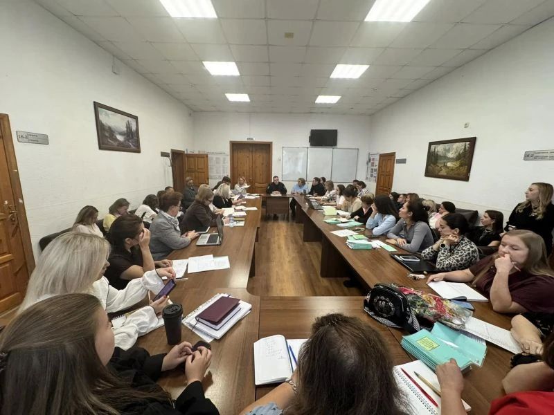 В Уфе сотрудники полиции провели профилактическую встречу с педагогами школы № 45 В Уфе сотрудники полиции провели профилактическую встречу с педагогами школы № 45