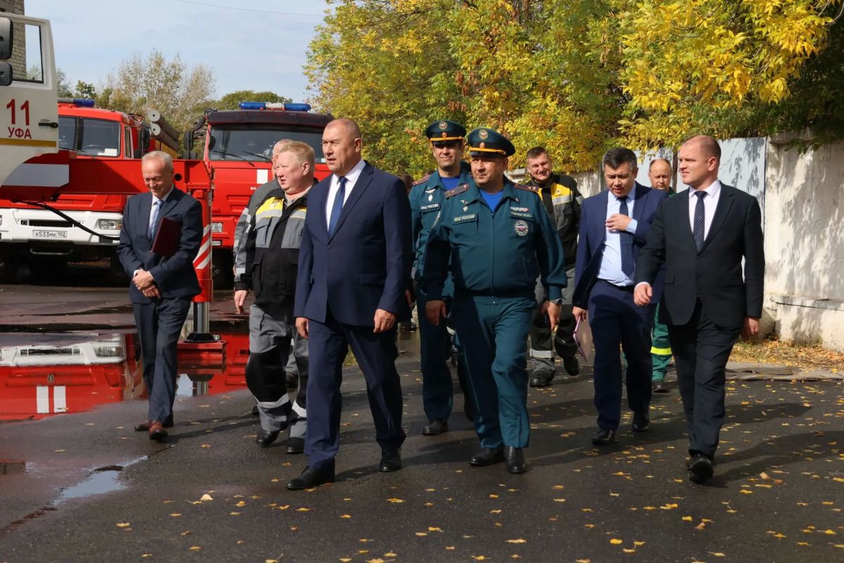 Сегодня совместно с заместителем Премьер-министра Правительства Республики Башкортостан Иреком Хайривариевичем Сагитовым и начальником Главного управления МЧС России по РБ Владимиром Николаевичем Гориным посетили с рабочим... Сегодня совместно с заместителем Премьер-министра Правительства Республики Башкортостан Иреком Хайривариевичем Сагитовым и начальником Главного управления МЧС России по РБ Владимиром Николаевичем Гориным посетили с рабочим...