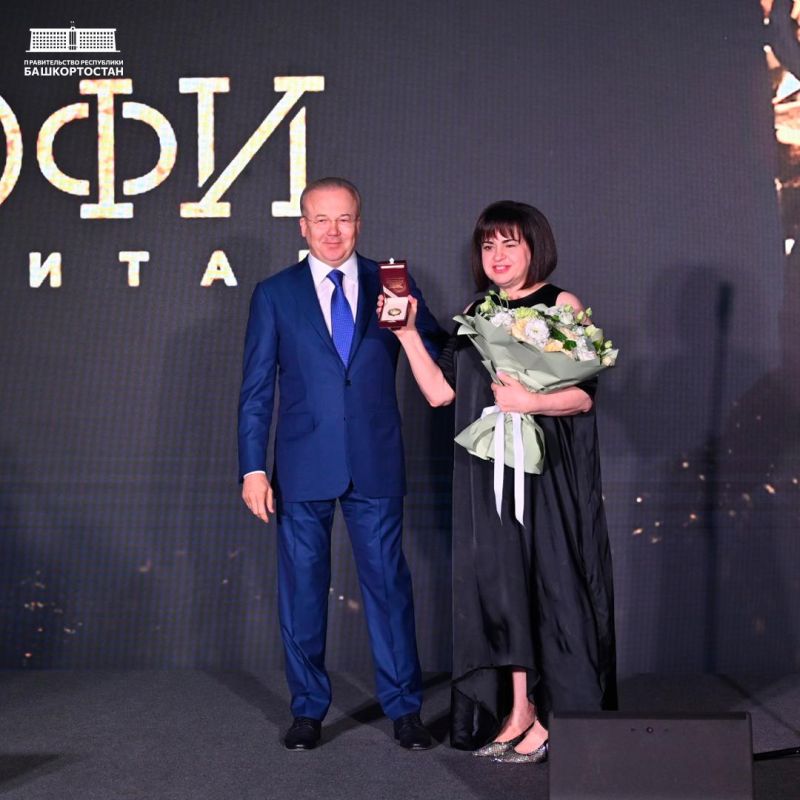 Андрей Назаров поприветствовал финалистов премии «ТЭФИ-Капитал» Андрей Назаров поприветствовал финалистов премии «ТЭФИ-Капитал»