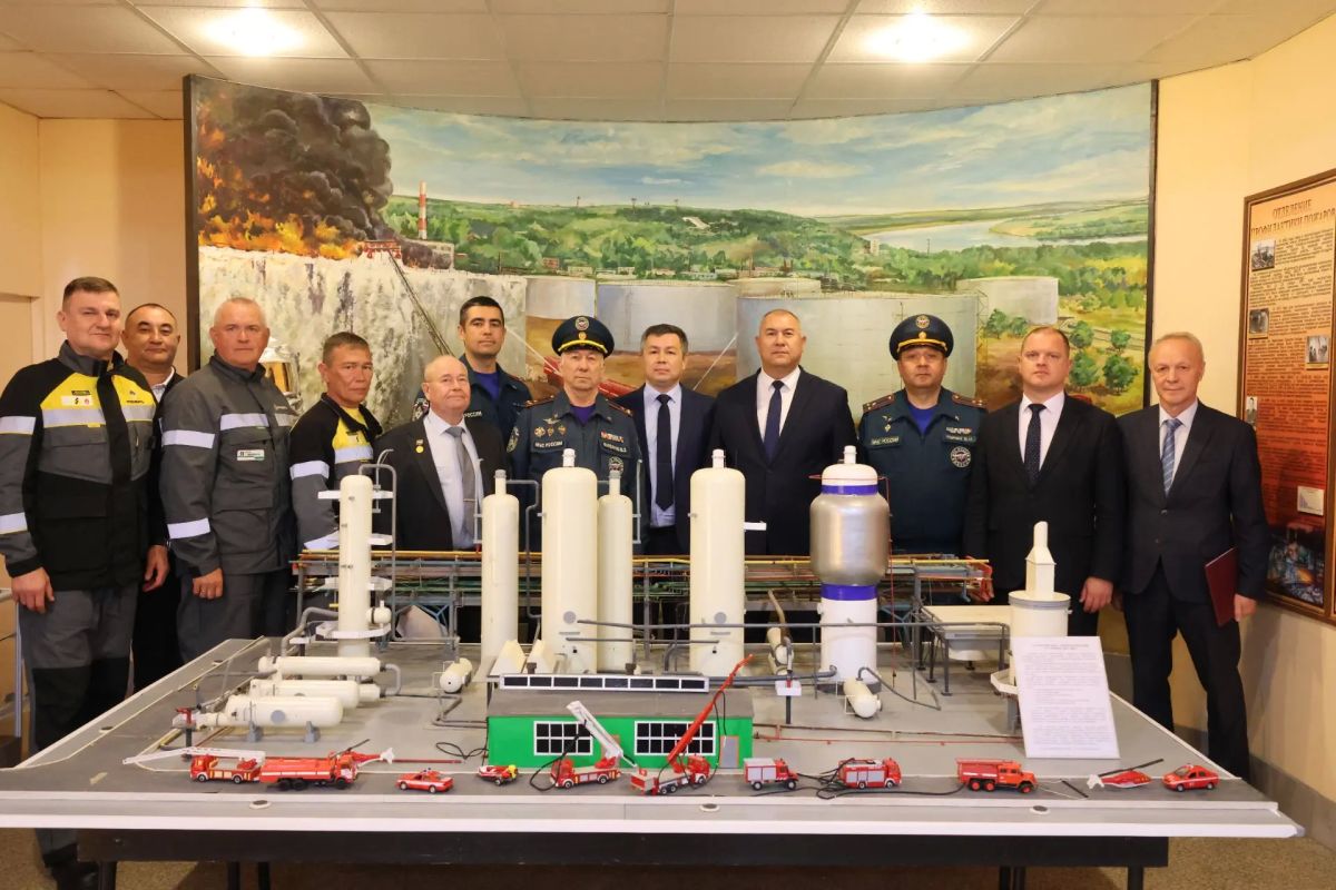 Сегодня совместно с заместителем Премьер-министра Правительства Республики Башкортостан Иреком Хайривариевичем Сагитовым и начальником Главного управления МЧС России по РБ Владимиром Николаевичем Гориным посетили с рабочим... Сегодня совместно с заместителем Премьер-министра Правительства Республики Башкортостан Иреком Хайривариевичем Сагитовым и начальником Главного управления МЧС России по РБ Владимиром Николаевичем Гориным посетили с рабочим...