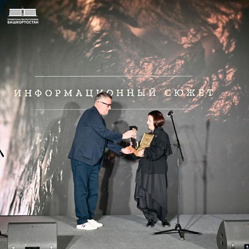 Андрей Назаров поприветствовал финалистов премии «ТЭФИ-Капитал» Андрей Назаров поприветствовал финалистов премии «ТЭФИ-Капитал»