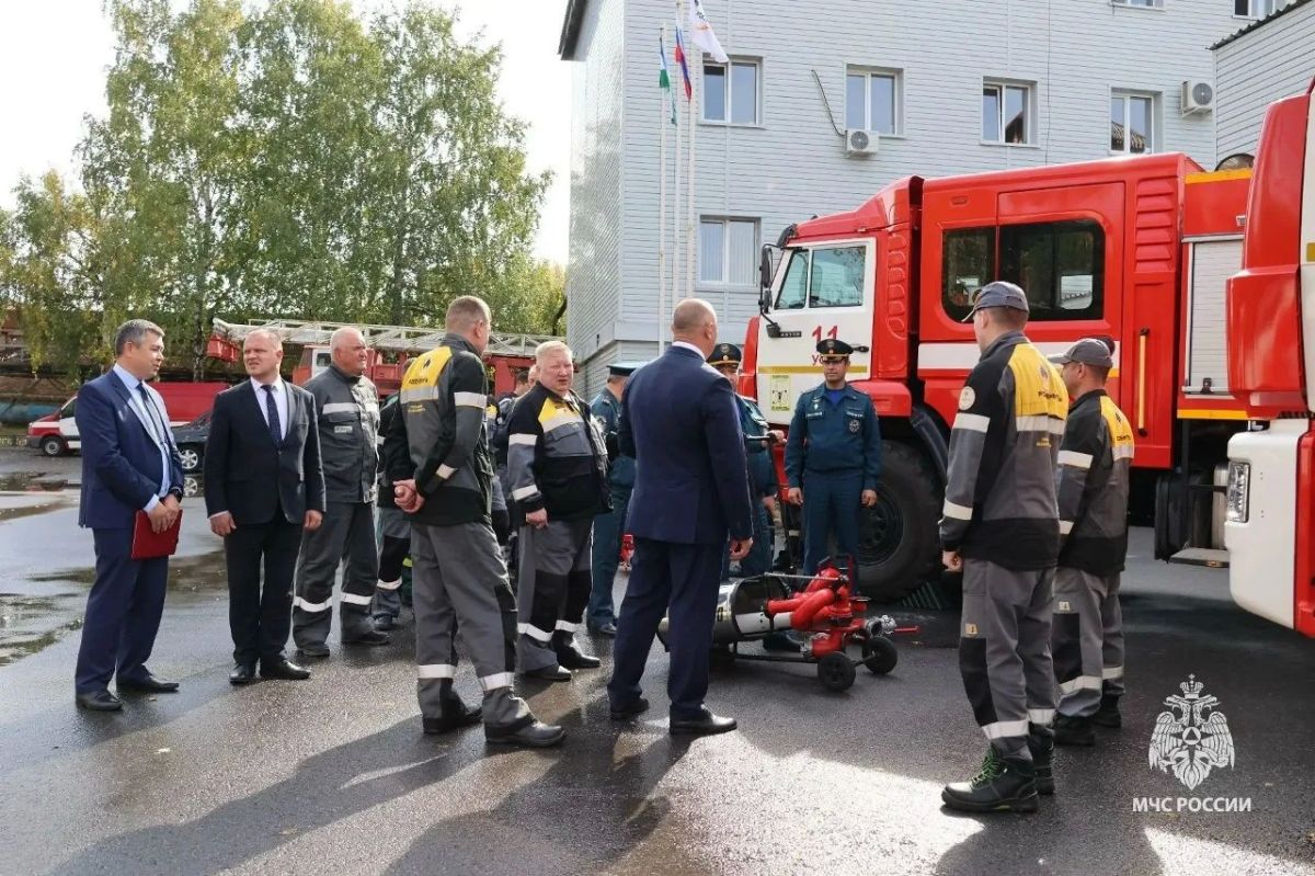 Начальник Главного управления МЧС России по Республике Башкортостан Владимир Горин совместно с заместителем Премьер-министра Правительства республики Иреком Сагитовым проинспектировали работу пожарных подразделений филиала... Начальник Главного управления МЧС России по Республике Башкортостан Владимир Горин совместно с заместителем Премьер-министра Правительства республики Иреком Сагитовым проинспектировали работу пожарных подразделений филиала...