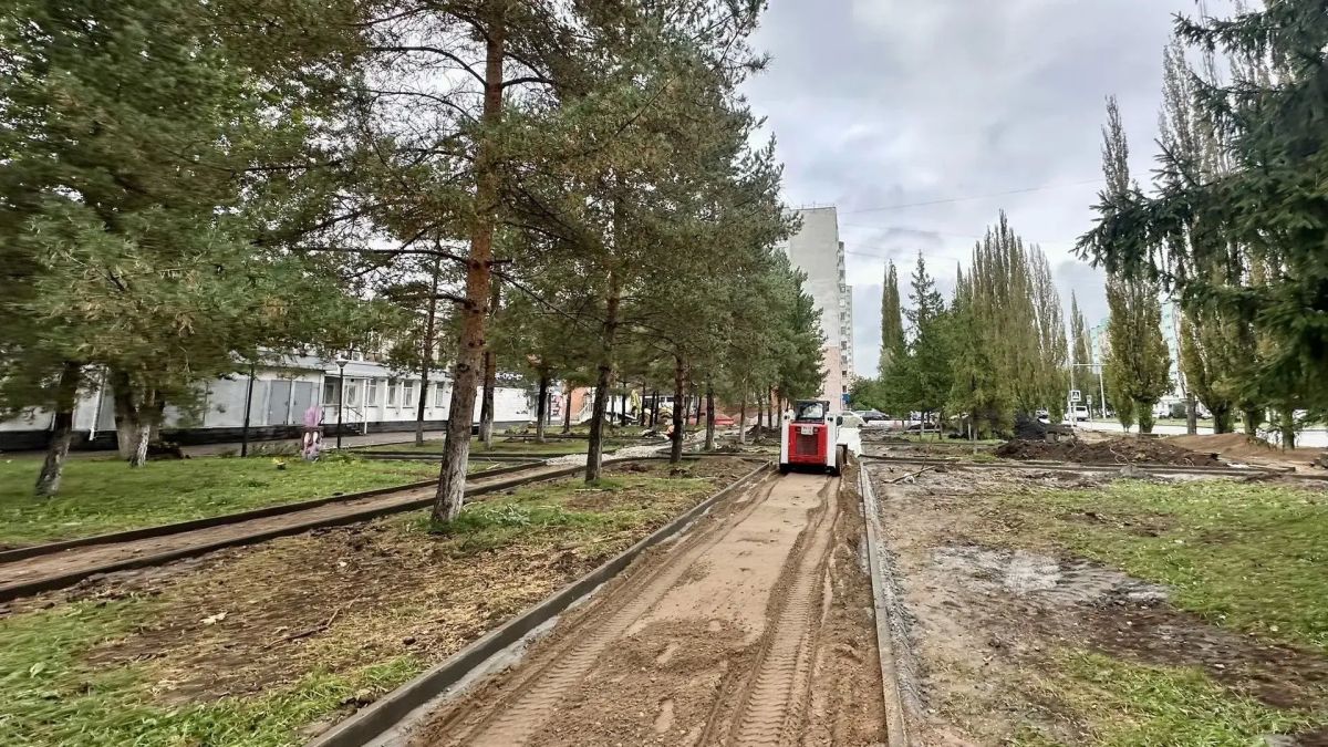 Продолжается активное благоустройство нового сквера по улице Юрия Гагарина Продолжается активное благоустройство нового сквера по улице Юрия Гагарина
