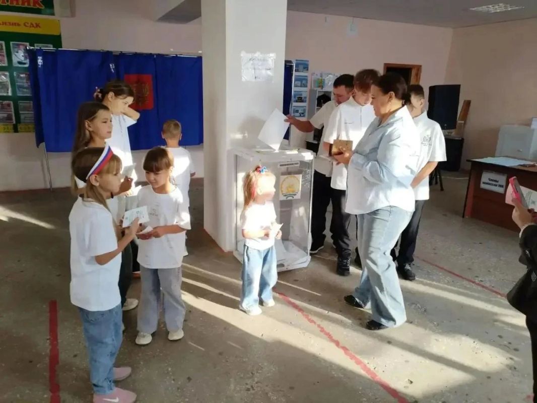 В Башкирии многодетная семья из 10 человек пришла на выборы в полном составе В Башкирии многодетная семья из 10 человек пришла на выборы в полном составе