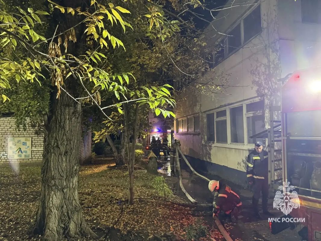 В Уфе пожарные ликвидировали возгорание в детском саду В Уфе пожарные ликвидировали возгорание в детском саду