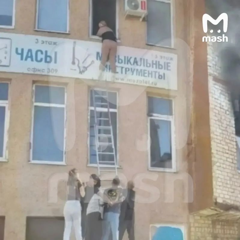 Количество погибших в пожаре в торговом центре Стерлитамака увеличилось до четырёх человек, восемь пострадали.