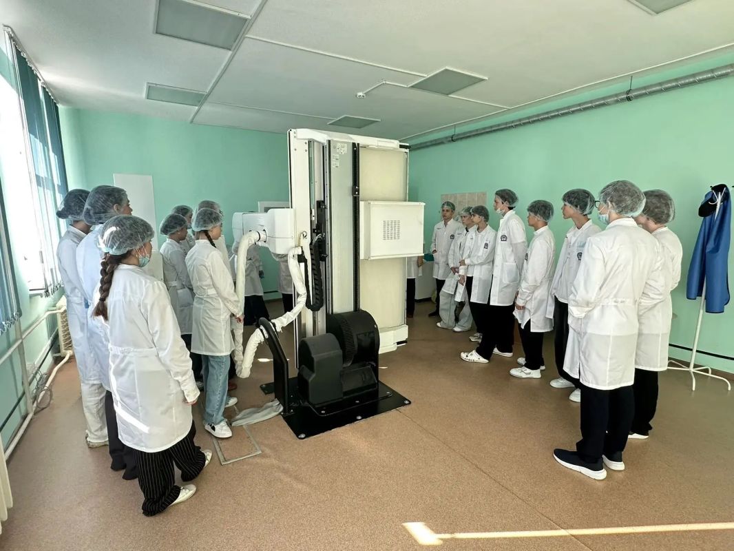 В Городской клинической больнице №1 провели экскурсию для учащихся медицинского класса В Городской клинической больнице №1 провели экскурсию для учащихся медицинского класса