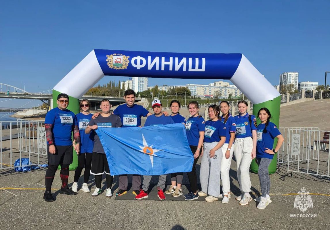 На старт, внимание, марш!. Во Всероссийский день бега набережная реки Белой в Уфе традиционно стала центром притяжения тысяч спортсменов На старт, внимание, марш!. Во Всероссийский день бега набережная реки Белой в Уфе традиционно стала центром притяжения тысяч спортсменов