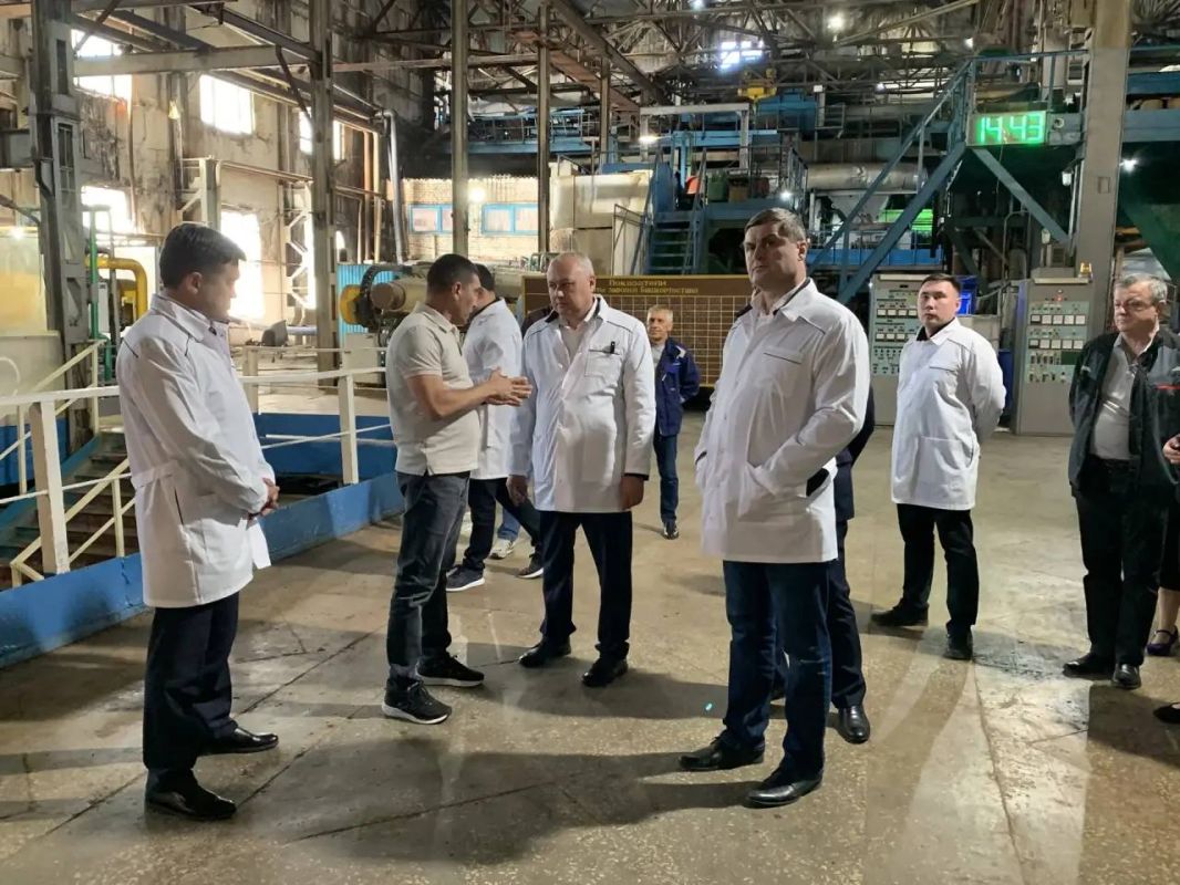 Александр Шельдяев посетил два предприятия в Альшеевском районе Александр Шельдяев посетил два предприятия в Альшеевском районе