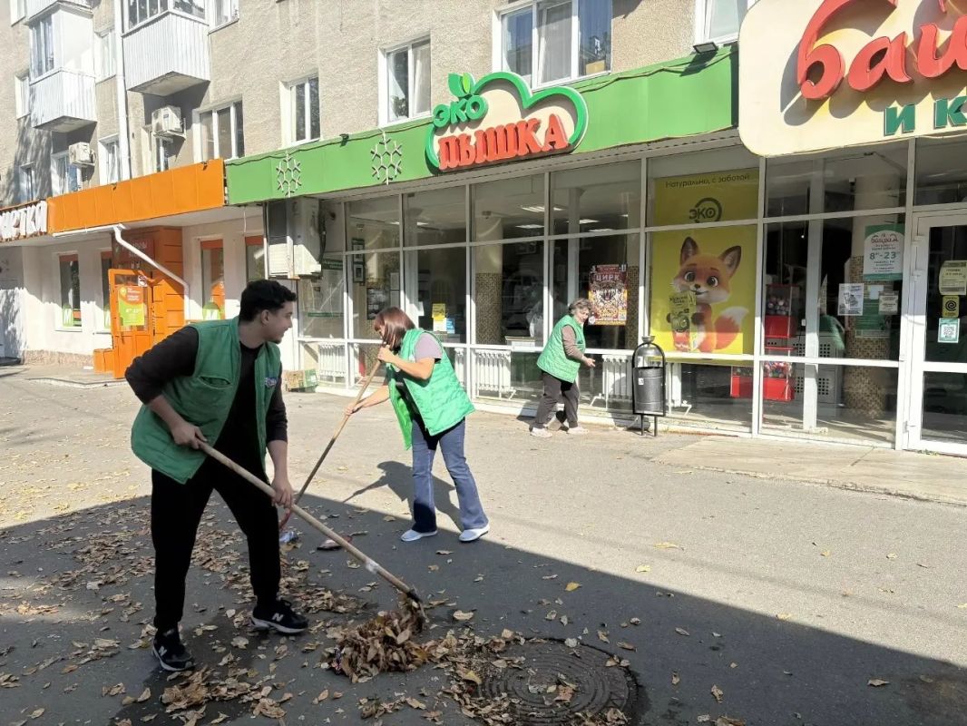 Порядка 44 тысяч человек вышли на субботник в Уфе Порядка 44 тысяч человек вышли на субботник в Уфе