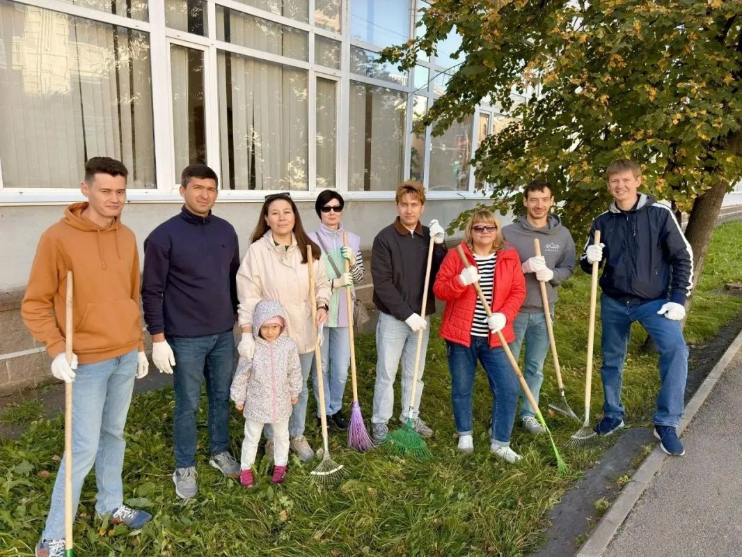 Порядка 44 тысяч человек вышли на субботник в Уфе Порядка 44 тысяч человек вышли на субботник в Уфе