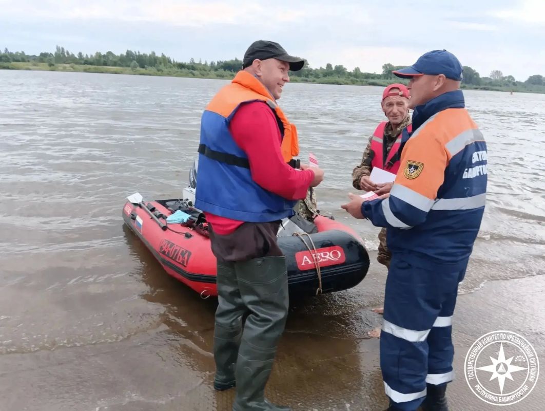 Спасатели Госкомитета РБ по ЧС продолжают профилактические рейды на водоёмах республики Спасатели Госкомитета РБ по ЧС продолжают профилактические рейды на водоёмах республики