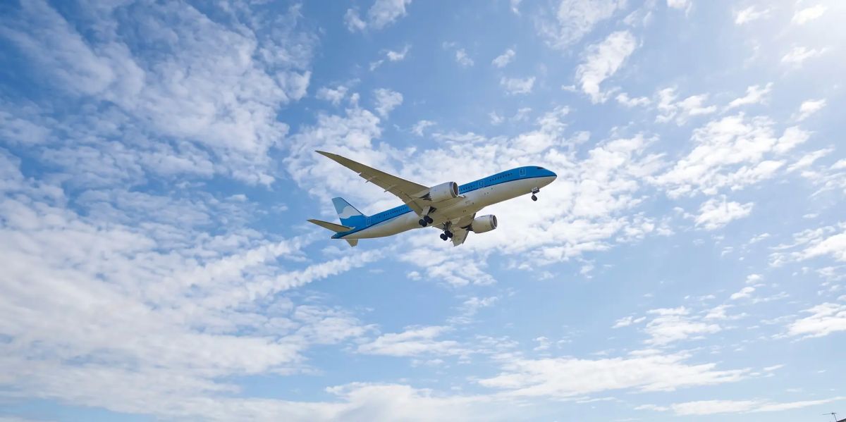 Сегодня утром Boeing 737 подал сигнал о захвате судна и был перенаправлен в Саудовскую Аравию